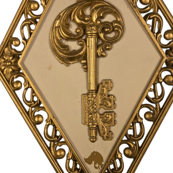 Vintage Ornate Key Design Hollywood Regency Syroco Wall Art Plaque - Picture 16 of 16